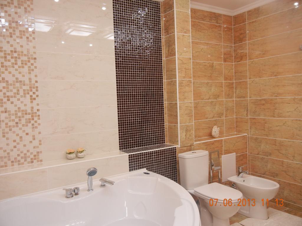 Mereke Hotel Ustʼ-Kamenogorsk Oda fotoğraf