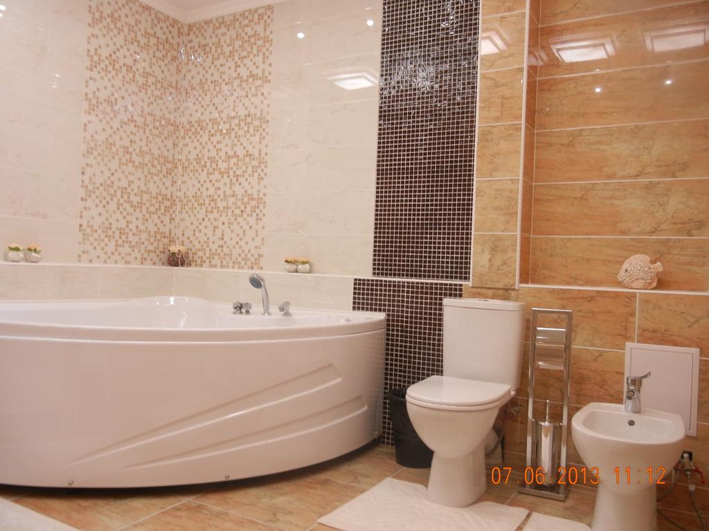 Mereke Hotel Ustʼ-Kamenogorsk Oda fotoğraf