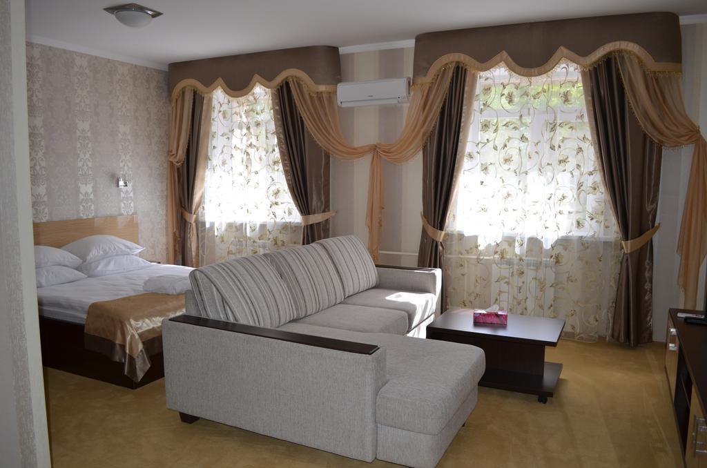 Mereke Hotel Ustʼ-Kamenogorsk Oda fotoğraf