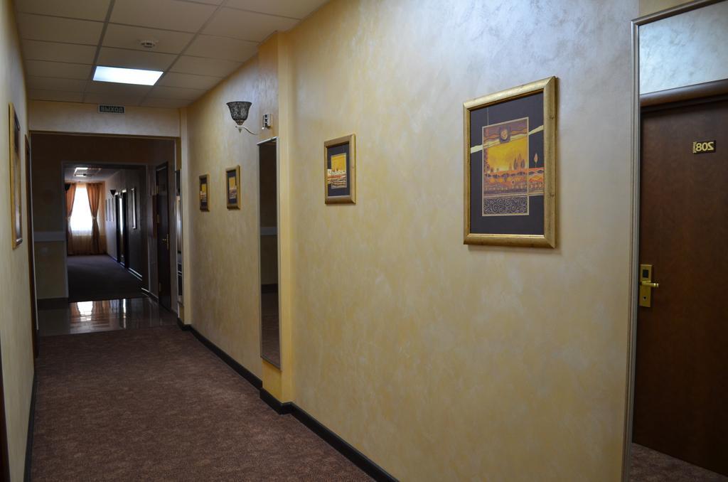 Mereke Hotel Ustʼ-Kamenogorsk Dış mekan fotoğraf