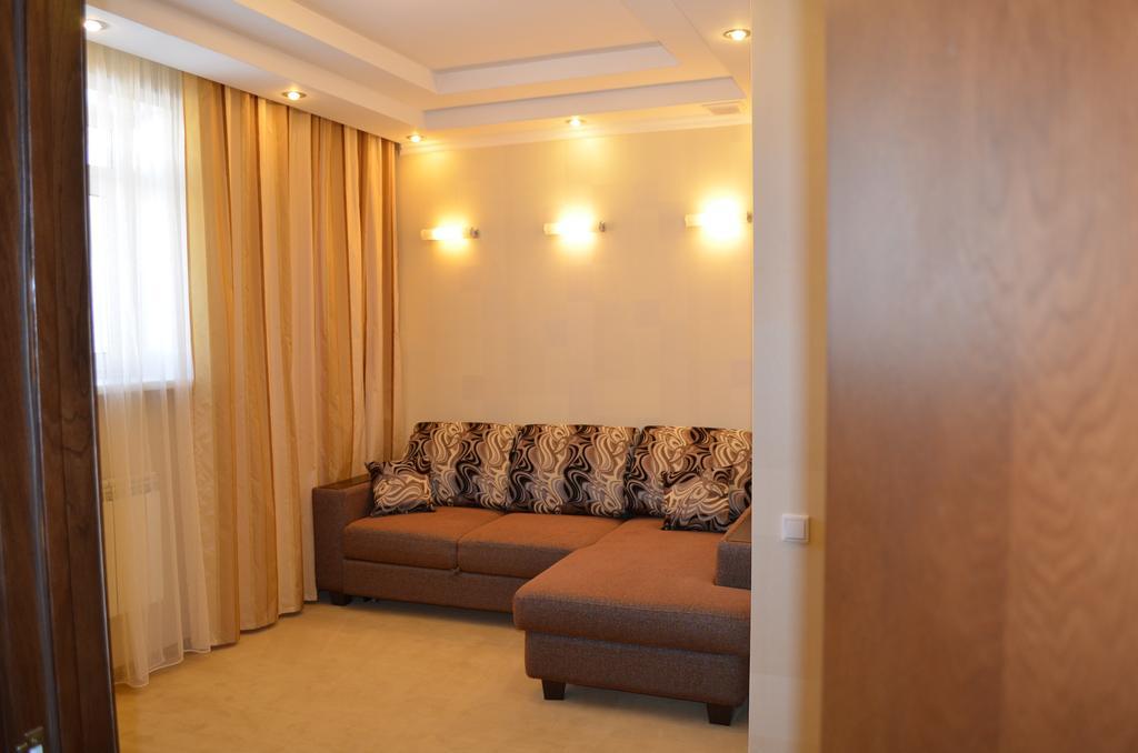 Mereke Hotel Ustʼ-Kamenogorsk Oda fotoğraf