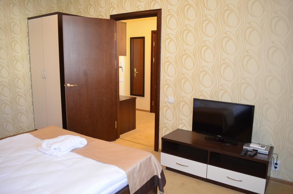 Mereke Hotel Ustʼ-Kamenogorsk Oda fotoğraf