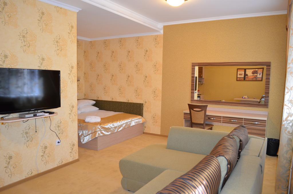 Mereke Hotel Ustʼ-Kamenogorsk Oda fotoğraf