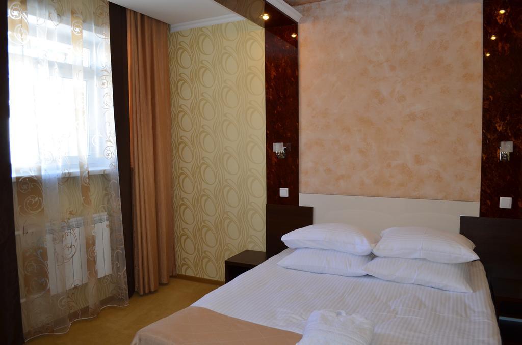 Mereke Hotel Ustʼ-Kamenogorsk Oda fotoğraf