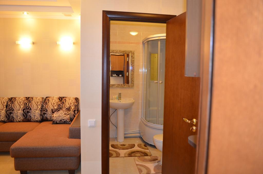 Mereke Hotel Ustʼ-Kamenogorsk Dış mekan fotoğraf