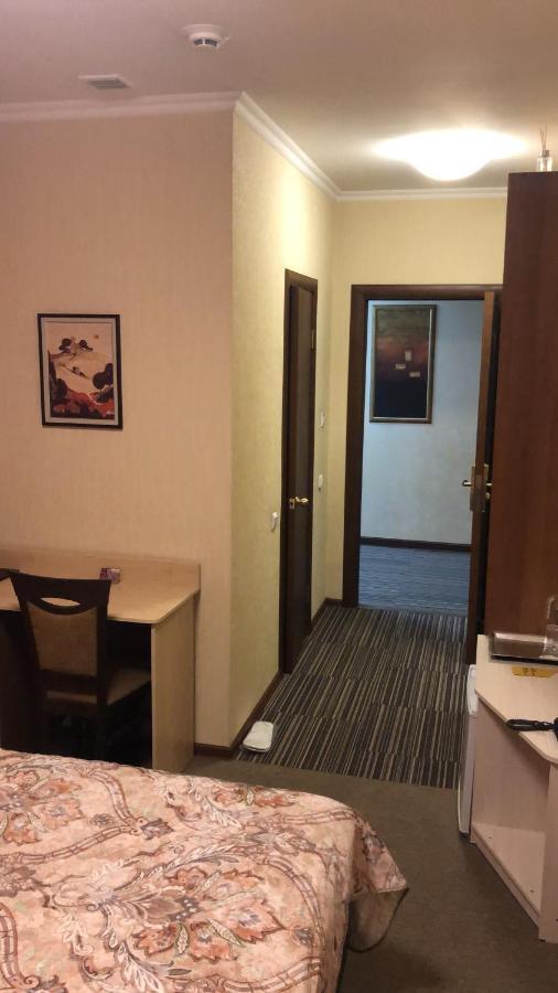 Mereke Hotel Ustʼ-Kamenogorsk Dış mekan fotoğraf